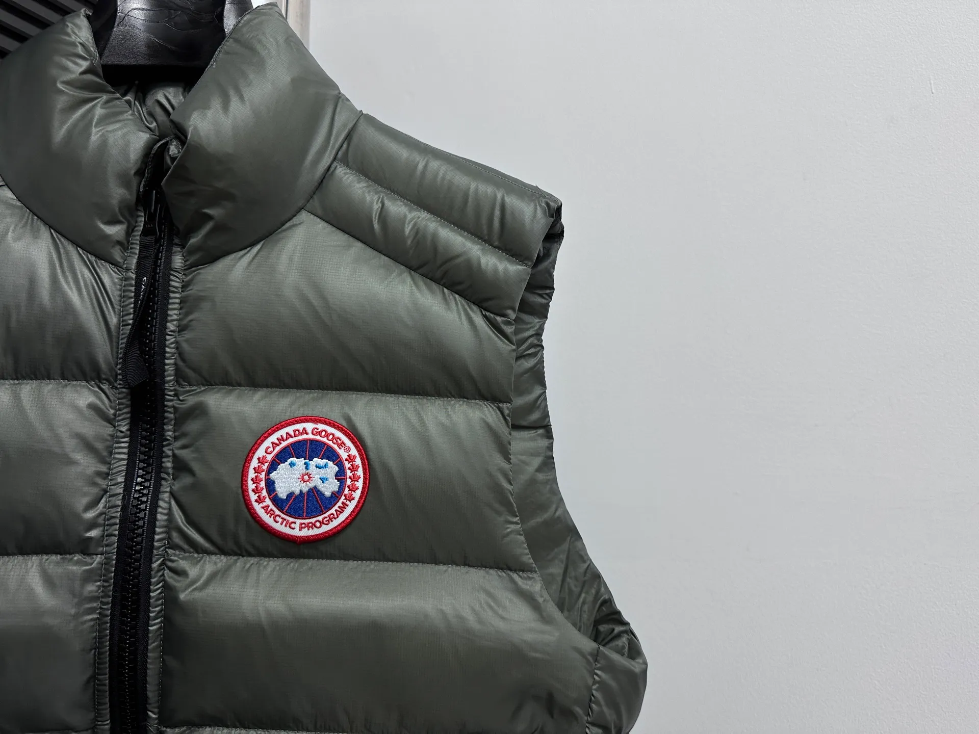 P560 [Canada Goose] CROFTON light down vest R water-repellent treatment Winall windproof fabric 700-fill down capacity Original molding Detailed production The upper body effect is stunning Exclusively available on the Xiaohongshu purchasing platform The highest version on the market Code number: XS-XXL